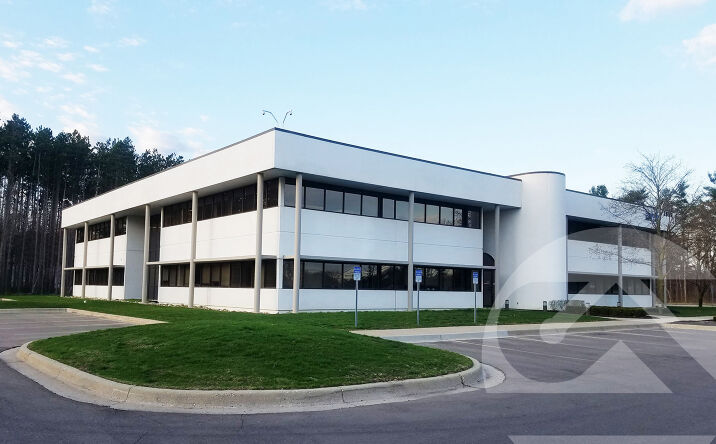 Pictures of Office property located at 2655 Oakley Park Rd, Commerce Twp, MI 48390 for lease - image #1