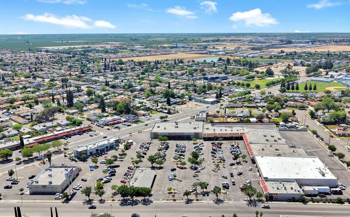 Pictures of Retail, Restaurant property located at 313 W Olive Ave, Madera, CA 93637 for lease - image #1