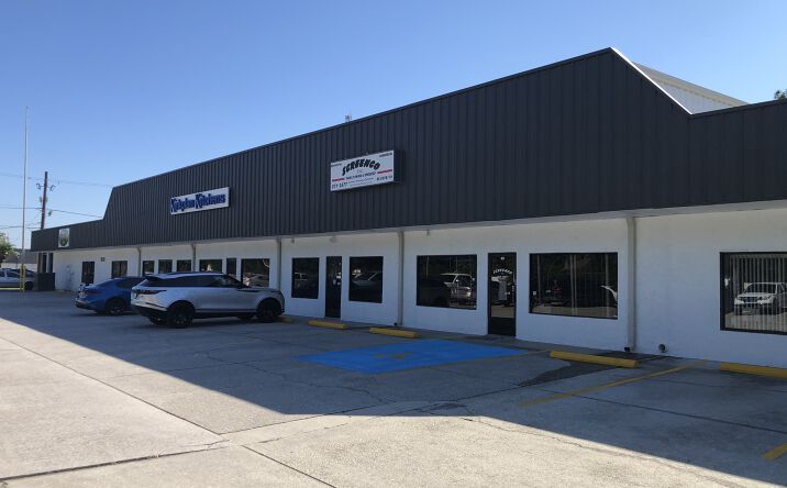 Pictures of Retail, Office, Industrial property located at 1575 Cattlemen Rd, Sarasota, FL 34232 for lease - image #1