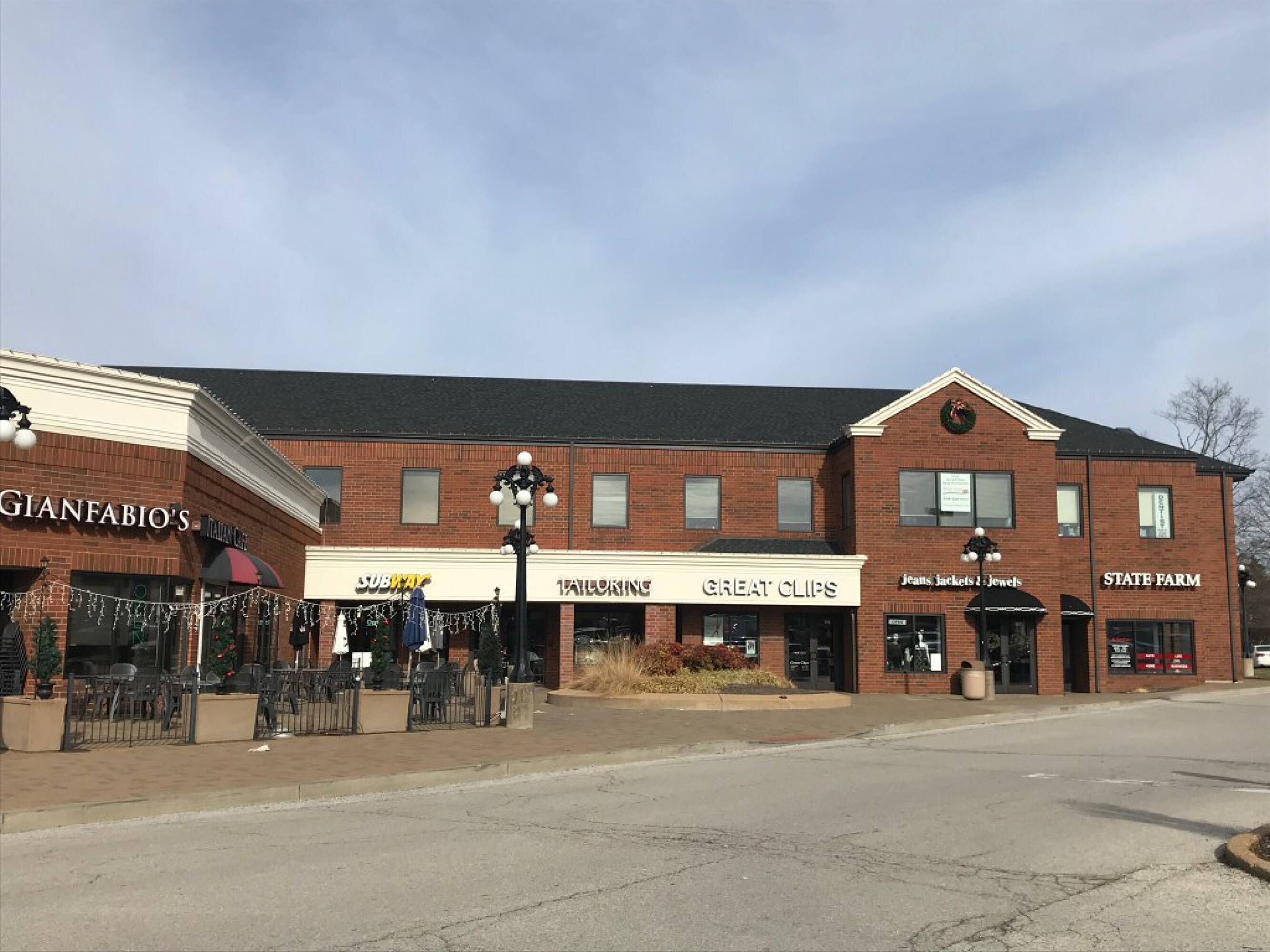 111 Hilltown Village Center, Chesterfield, MO 63017