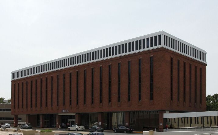 Pictures of Office property located at 1035 Bellevue Ave, Richmond Heights, MO 63117 for lease - image #1