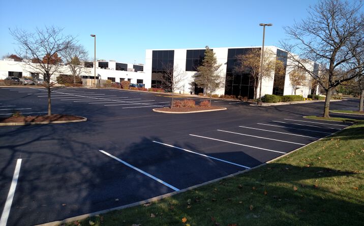 Pictures of Office property located at 120-160 W Center Ct, Schaumburg, IL 60195 for lease - image #1