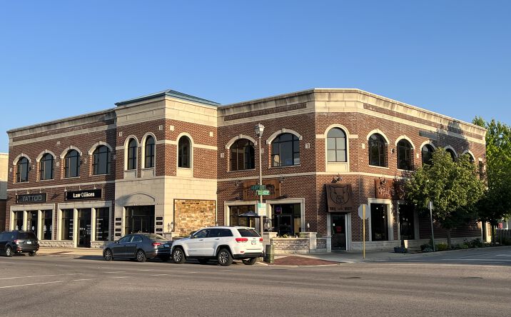 Pictures of Retail, Office, Special Purpose property located at 524 W State St, Geneva, IL 60134 for lease - image #1