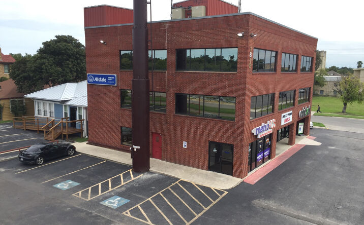 Pictures of Office property located at 1818 S New Braunfels Ave, San Antonio, TX 78210 for lease - image #1