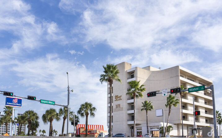 Pictures of Office property located at 101 N Shoreline Blvd, Corpus Christi, TX 78401 for lease - image #1