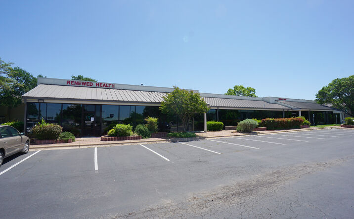 Pictures of Office, Retail property located at 894 Summit St, Round Rock, TX 78664 for lease - image #1