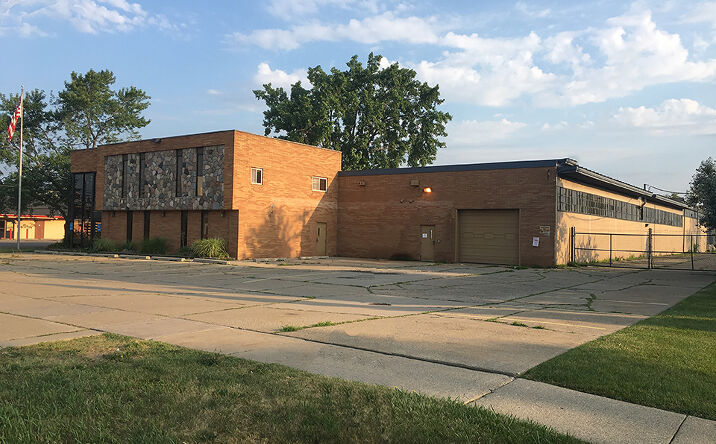 Pictures of Industrial property located at 15201 E Twelve Mile Road, Roseville, MI 48066 for lease - image #1