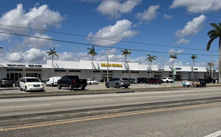 Pictures of Restaurant property located at 27000 S Dixie Hwy, Homestead, FL 33032 for lease - image #1