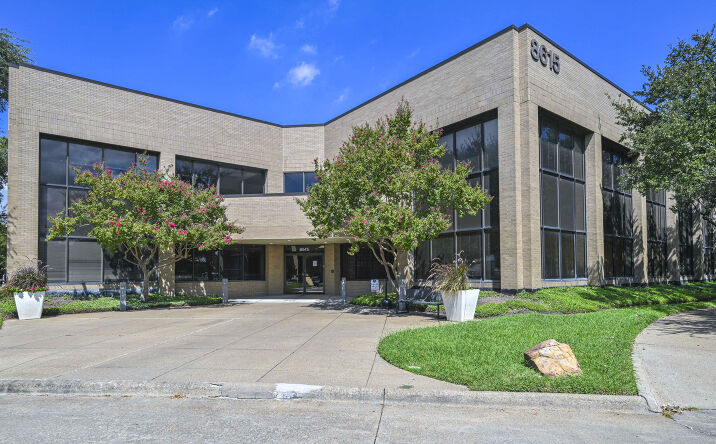 Pictures of Office property located at 8615 Freeport Parkway, Irving, TX 75063 for lease - image #1