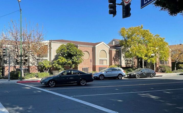 Pictures of Office property located at 301 East Glenoaks Boulevard, Glendale, CA 91207 for lease - image #1