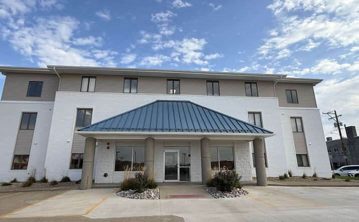 Pictures of Office property located at 100 N Main St, East Peoria, IL 61611 for lease - image #1