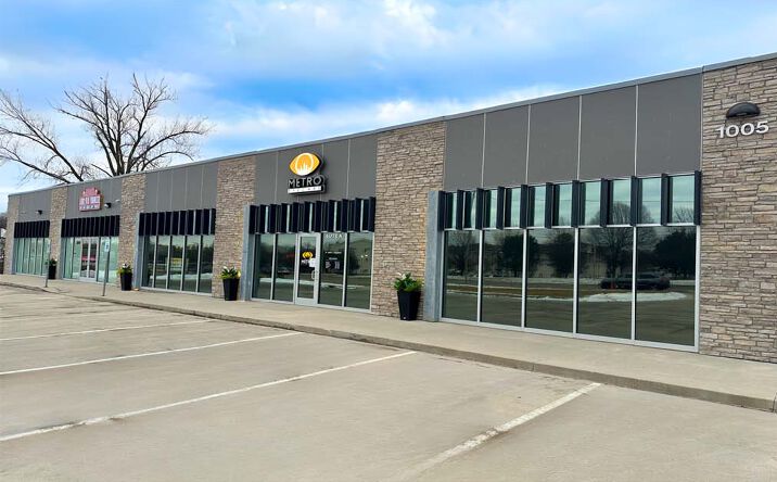 Pictures of Retail property located at 1005 8th St SW, Altoona, IA 50009 for lease - image #1