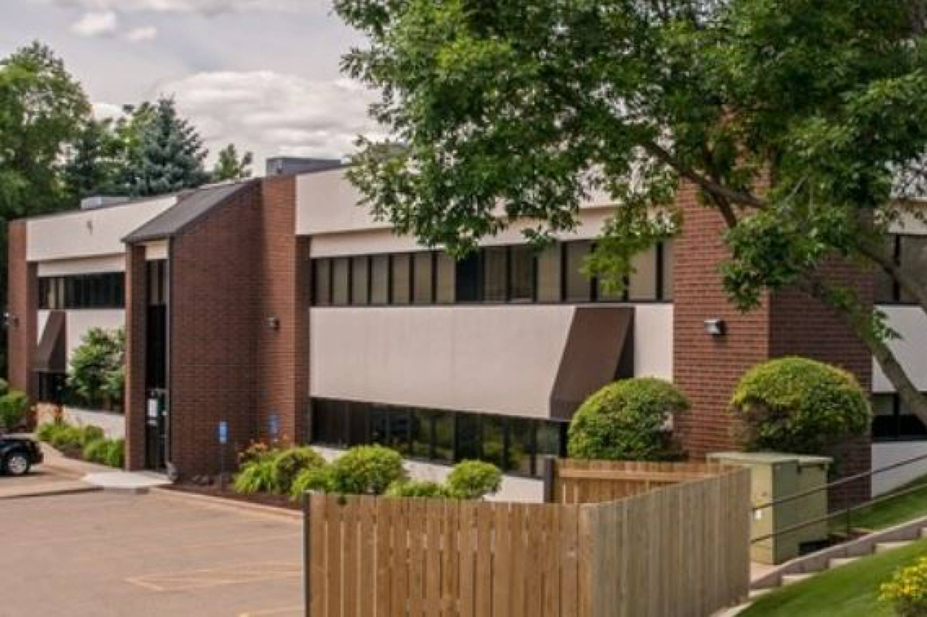 1650 Beam Ave, Maplewood, MN 55109