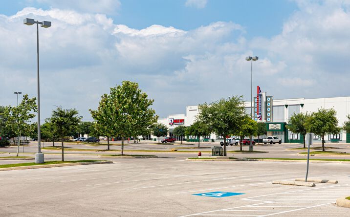 Pictures of Retail property located at 2535 SE Military Dr, San Antonio, TX 78223 for lease - image #1