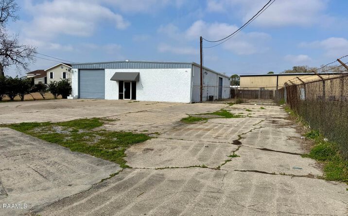 Pictures of Office, Industrial property located at 706 Weldon Street, New Iberia, LA 70560 for lease - image #1