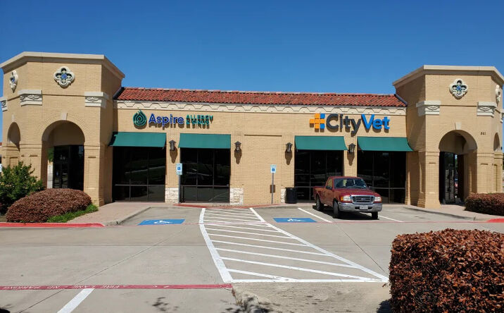 Pictures of Retail, Office property located at 861 W John Carpenter Fwy, Irving, TX 75039 for lease - image #1