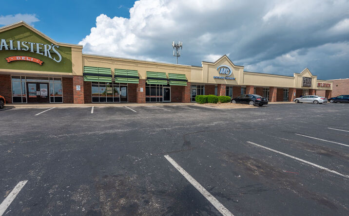 Pictures of Retail, Office property located at 1711 W Battlefield Rd, Springfield, MO 65807 for lease - image #1