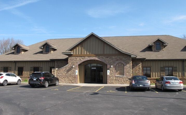 Pictures of Office property located at 2833 E Battlefield Rd, Springfield, MO 65804 for lease - image #1