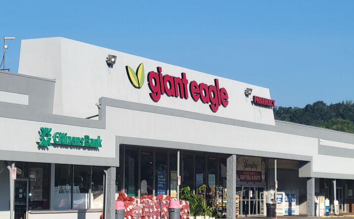 Pictures of Retail property located at 3133 Green Garden Rd, Aliquippa, PA 15001 for lease - image #1