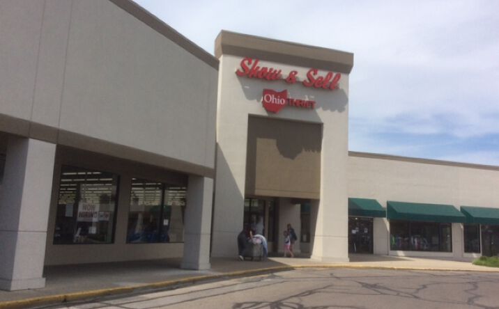Pictures of Retail property located at 1871 W Henderson Rd, Upper Arlington, OH 43220 for lease - image #1