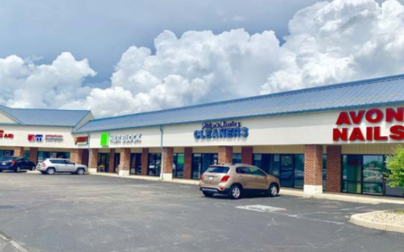 7738 East Rockville Road (US36), Avon, IN 46123 Restaurant Space for