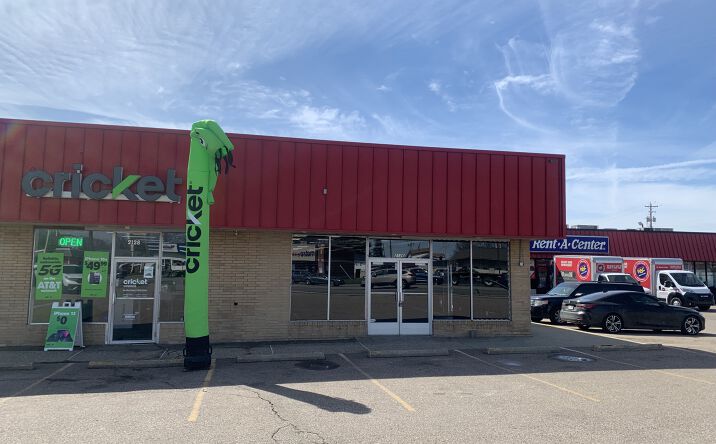 Pictures of Retail, Industrial property located at 2128 Columbus Rd NE, Canton, OH 44705 for lease - image #1