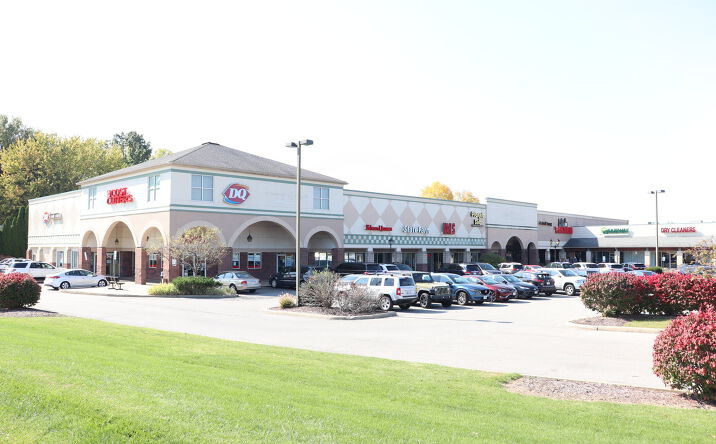 Pictures of Retail, Office property located at 1840 Town Park Blvd, Uniontown, OH 44685 for lease - image #1