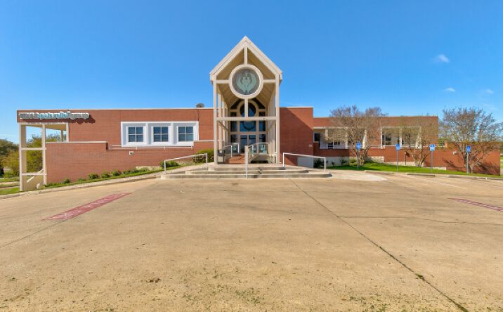Pictures of Office property located at 1717 Precinct Line Rd, Hurst, TX 76054 for lease - image #1