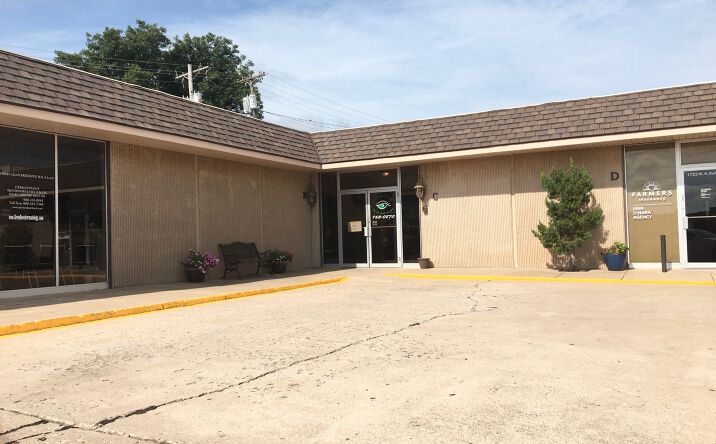 Pictures of Office property located at 1722 N 4th St, Ponca City, OK 74601 for lease - image #1