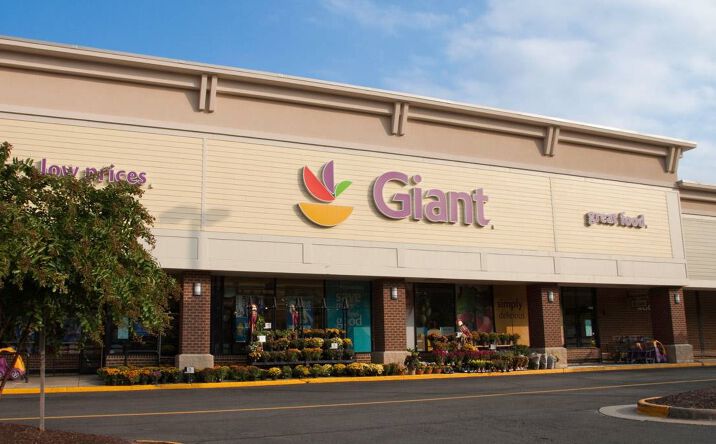 Pictures of Retail property located at 2551 John Milton Dr, Herndon, VA 20171 for lease - image #1