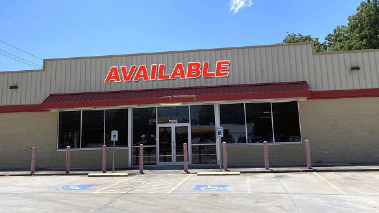 7048 FM 442, BolingIago, TX 77420 Retail Space for Lease