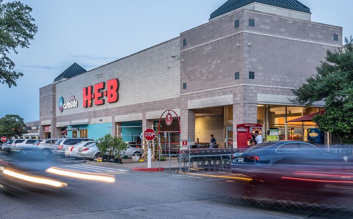 Pictures of Retail property located at 4815 W Braker Lane, Austin, TX 78759 for lease - image #1