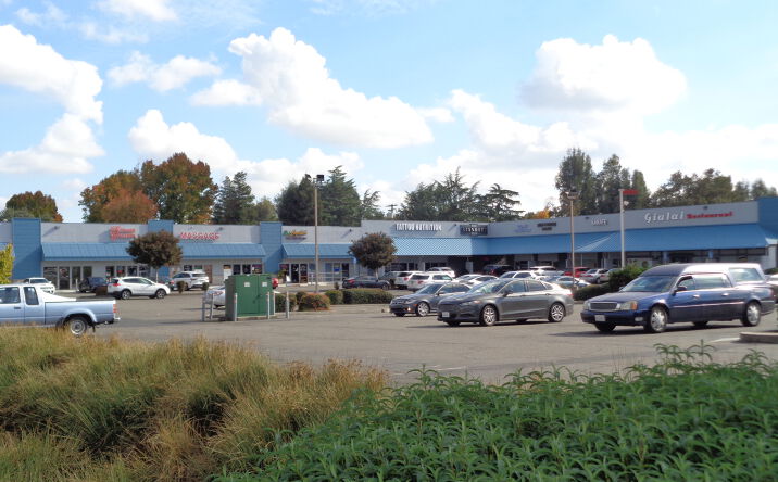Pictures of Retail, Office property located at 950 Oakdale Rd, Modesto, CA 95355 for lease - image #1