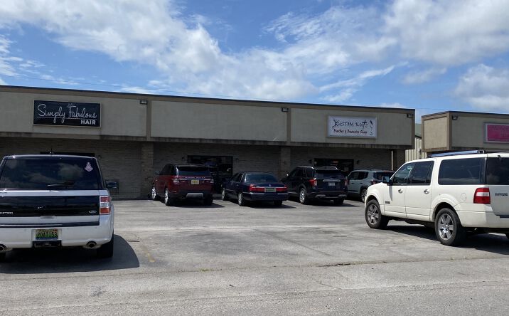 Pictures of Retail property located at 528 Kelsey Ave, Muscle Shoals, AL 35661 for lease - image #1