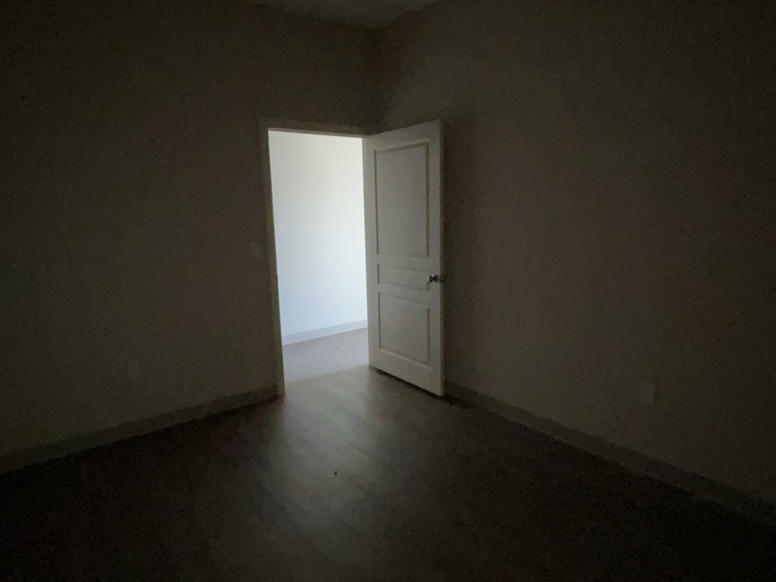 2772097