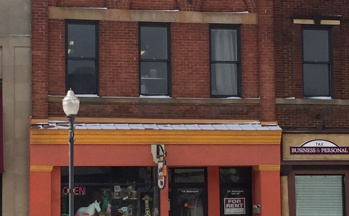 Pictures of Office property located at 5 N Washington, Oxford, MI 48371 for lease - image #1