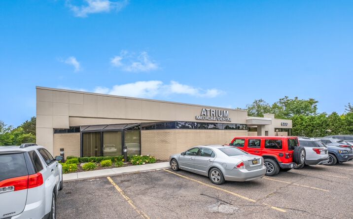 Pictures of Office property located at 6330 Orchard Lake Road, West Bloomfield, MI 48322 for lease - image #1