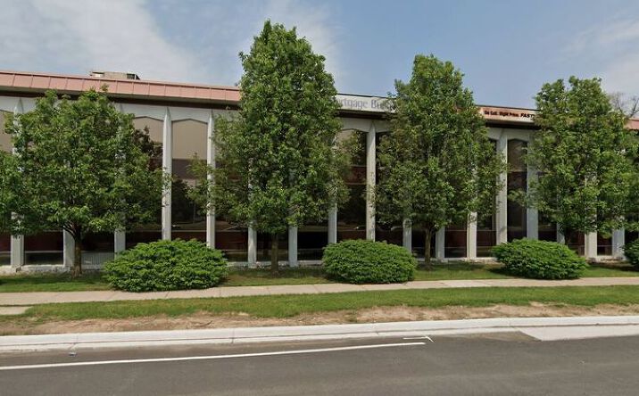 Pictures of Office property located at 24370 Northwestern Highway, Southfield, MI 48075 for lease - image #1