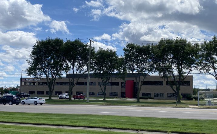 Pictures of Office property located at 1849 W Maple Road, Troy, MI 48084 for lease - image #1
