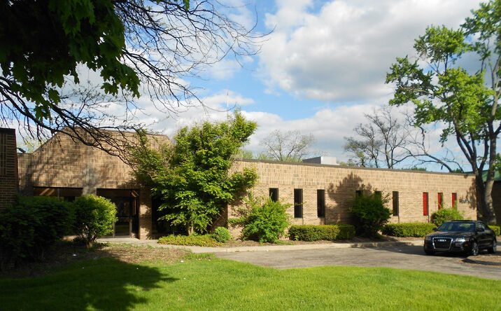 Pictures of Office property located at 25240 Lahser Road, Southfield, MI 48033 for lease - image #1
