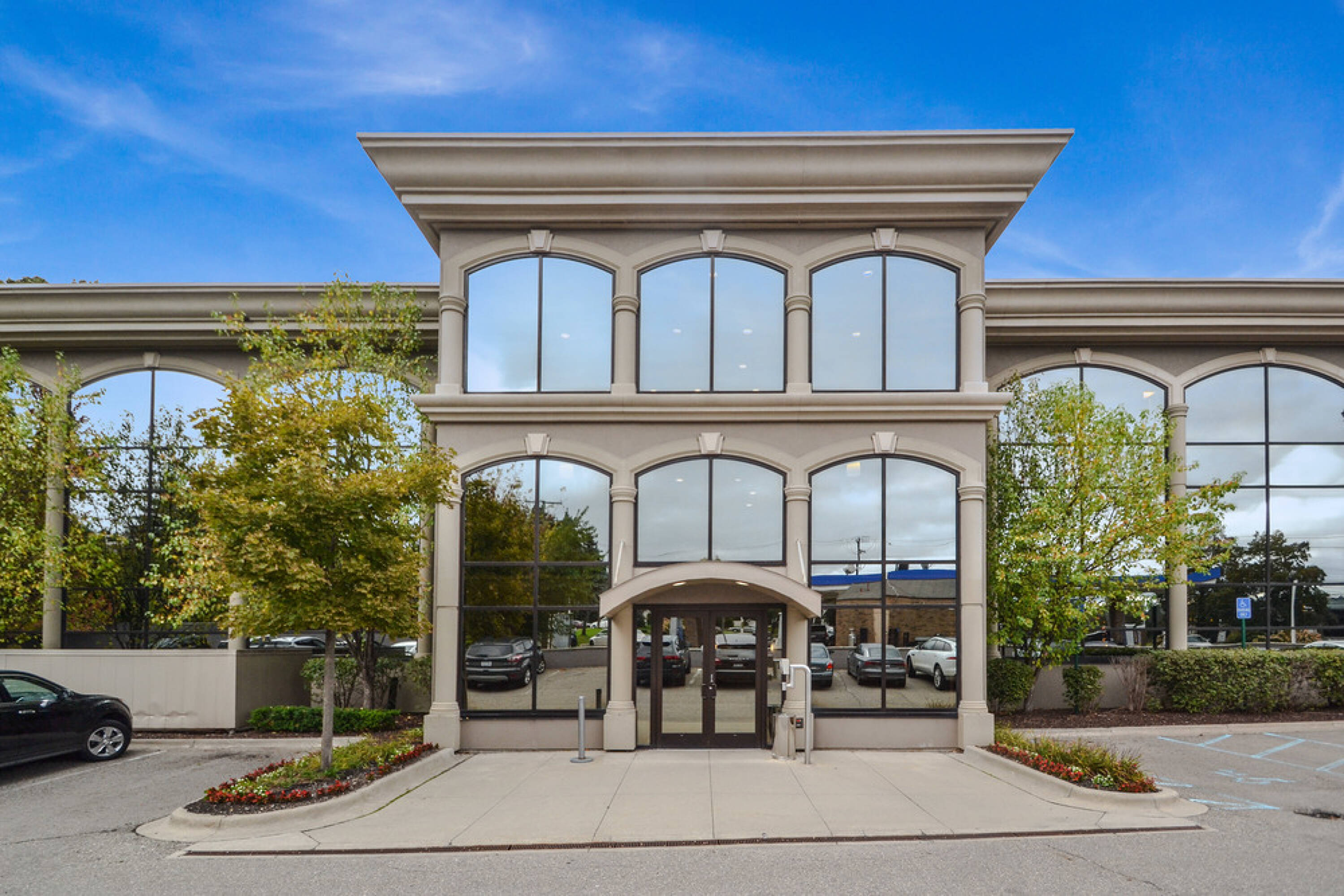 21 E Long Lake Rd, Bloomfield Hills, MI 48304