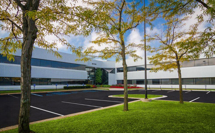 Pictures of Office property located at 31731 Northwestern Hwy, Farmington Hills, MI 48334 for lease - image #1