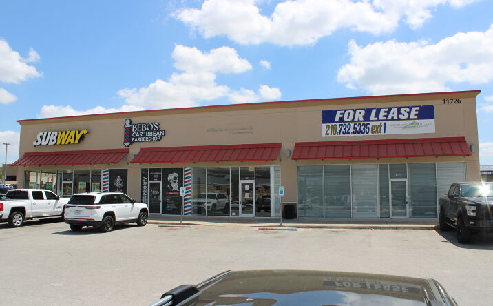 Pictures of Retail property located at 11726 I-35 N, San Antonio, TX 78233 for lease - image #1