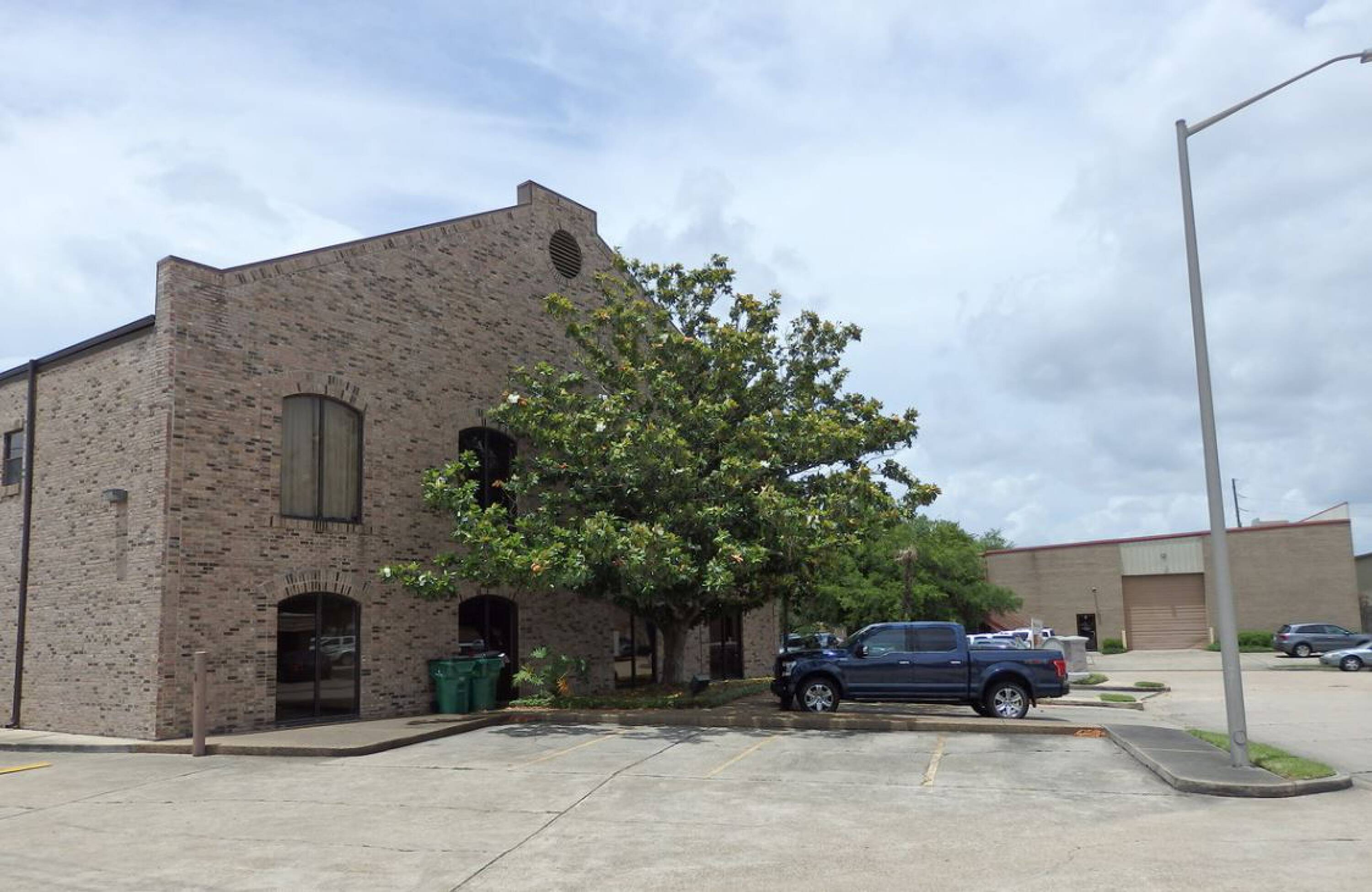 2 Commerce Court, New Orleans, LA 70123