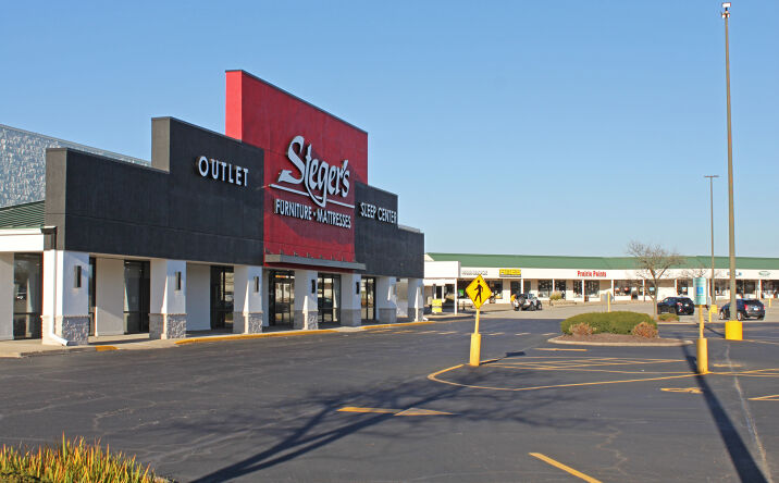 Pictures of Retail, Land property located at 8817 Knoxville Ave, Peoria, IL 61615 for lease - image #1