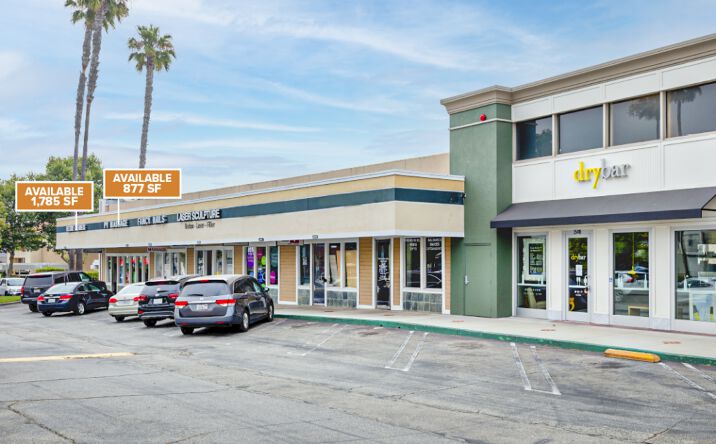 Pictures of Retail property located at 2601 Airport Dr, Torrance, CA 90505 for lease - image #1