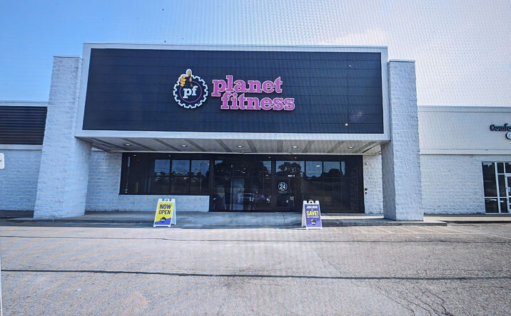 Pictures of Retail property located at 1558 Coshocton Ave, Mount Vernon, OH 43050 for lease - image #1