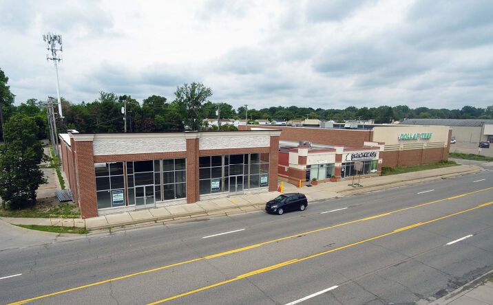 Pictures of Retail property located at 29101 Greenfield Rd, Southfield, MI 48076 for lease - image #1