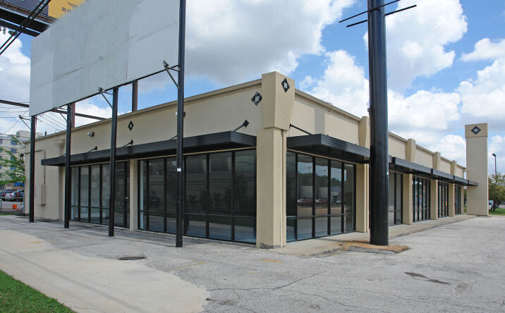 Pictures of Retail property located at 4902 Richmond Ave., Houston, TX 77027 for lease - image #1