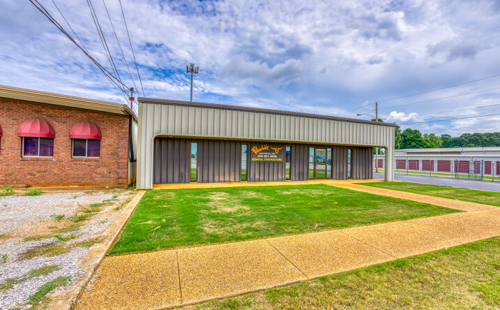 Pictures of Office, Industrial property located at 2821 W Avalon Ave, Muscle Shoals, AL 35661 for lease - image #1